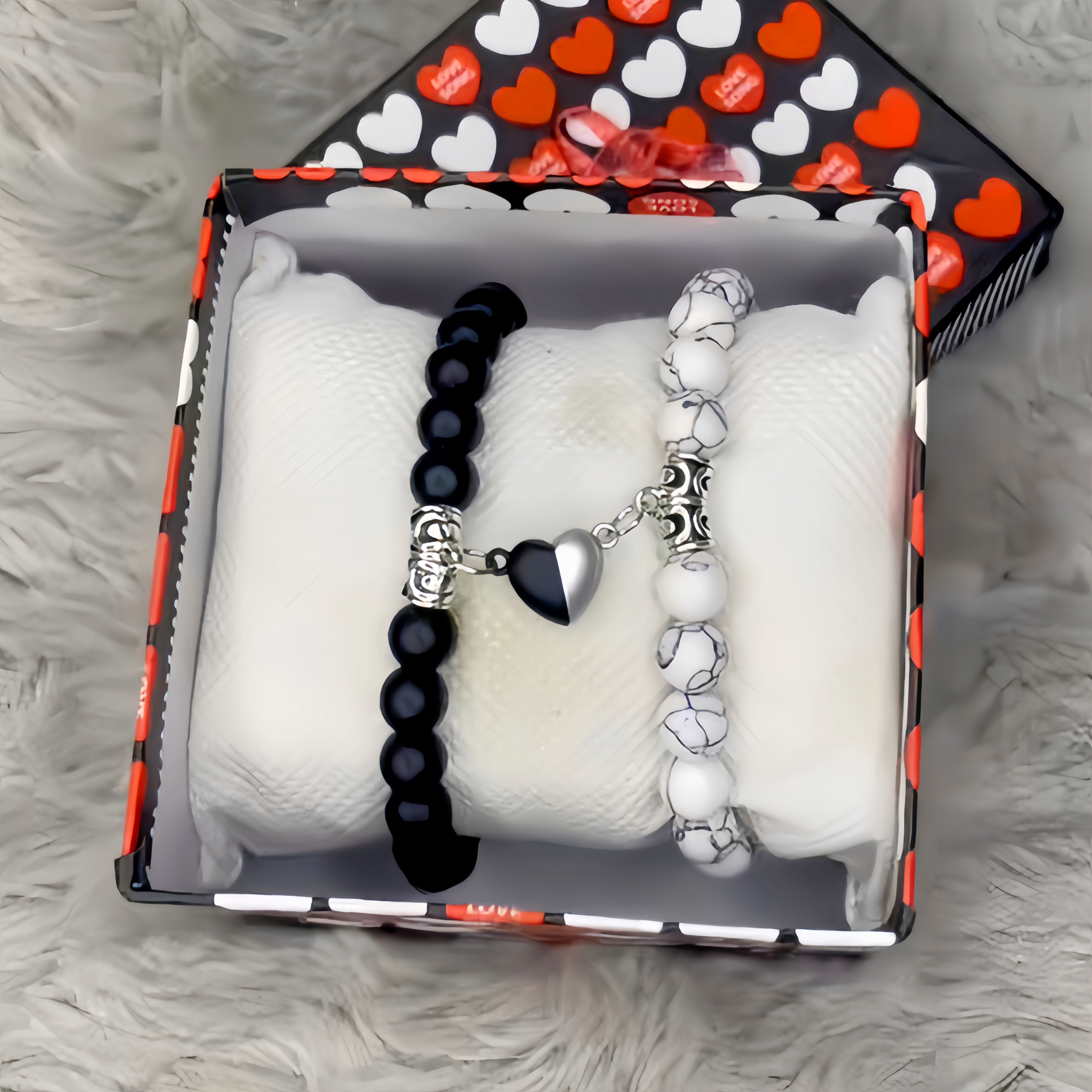 কাপল ব্রেছলেট বক্স সহ ( সাদা )